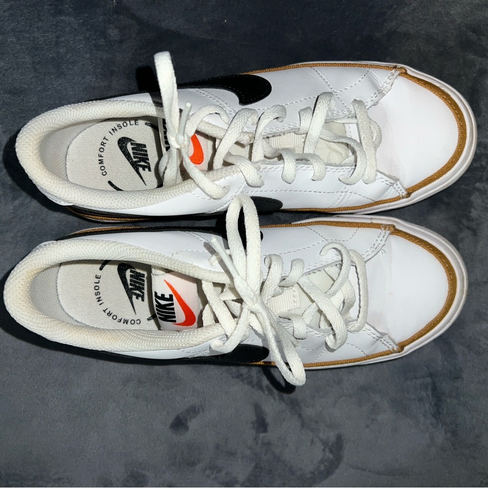 Nike White and Black Retro Sneakers